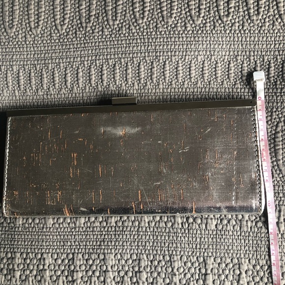 Banana Republic flat clutch evening purse. Silver with wood coloured flecks. - Picture 3 of 6